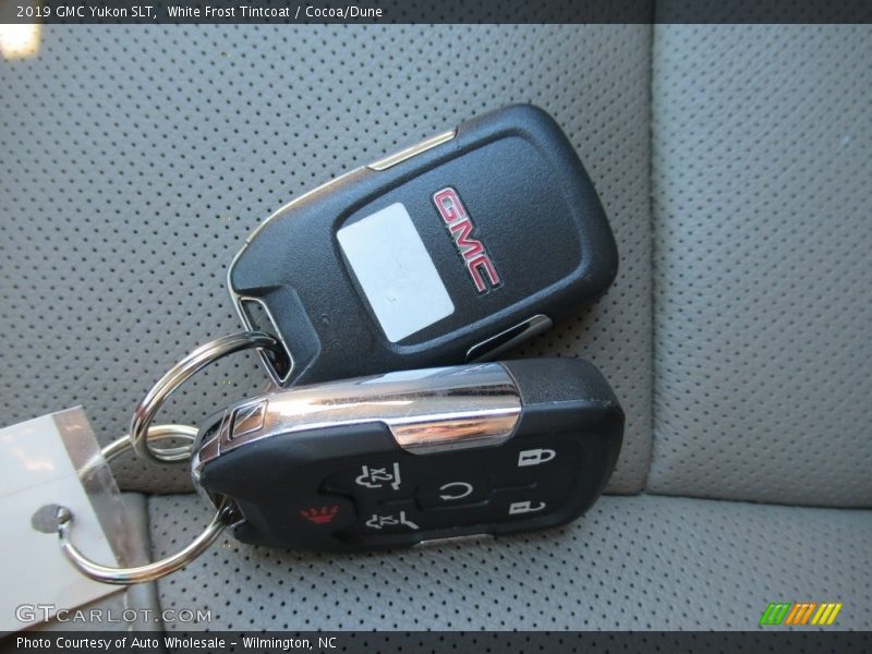 White Frost Tintcoat / Cocoa/Dune 2019 GMC Yukon SLT