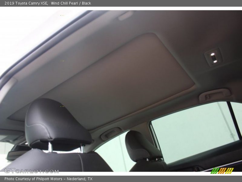 Wind Chill Pearl / Black 2019 Toyota Camry XSE