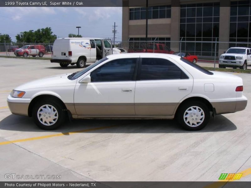 Super White / Oak 1999 Toyota Camry LE