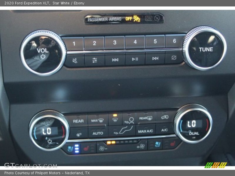 Star White / Ebony 2020 Ford Expedition XLT