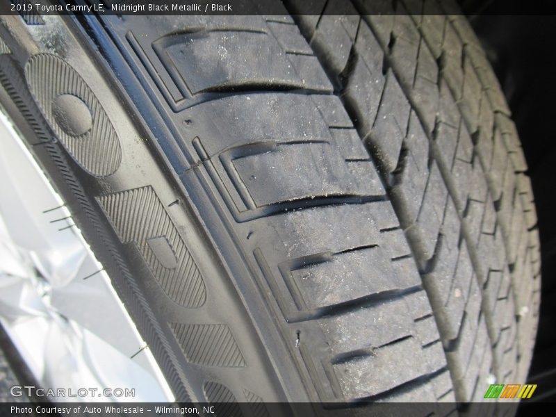 Midnight Black Metallic / Black 2019 Toyota Camry LE
