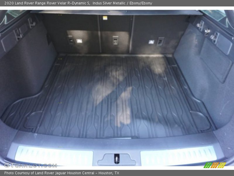 Indus Silver Metallic / Ebony/Ebony 2020 Land Rover Range Rover Velar R-Dynamic S