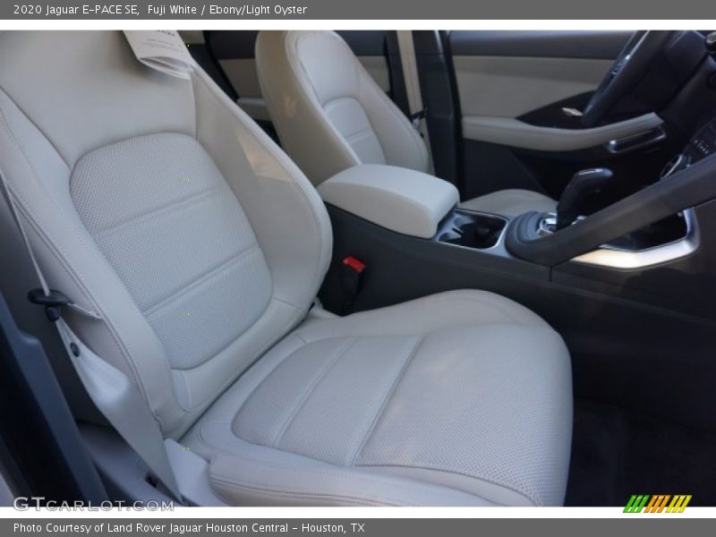 Fuji White / Ebony/Light Oyster 2020 Jaguar E-PACE SE