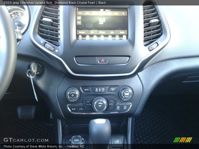 Diamond Black Crystal Pearl / Black 2020 Jeep Cherokee Upland 4x4