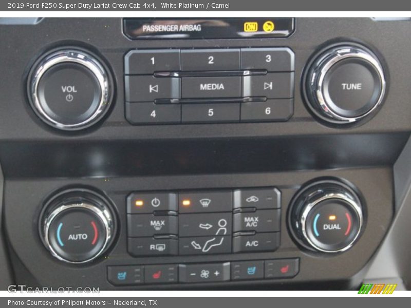 White Platinum / Camel 2019 Ford F250 Super Duty Lariat Crew Cab 4x4