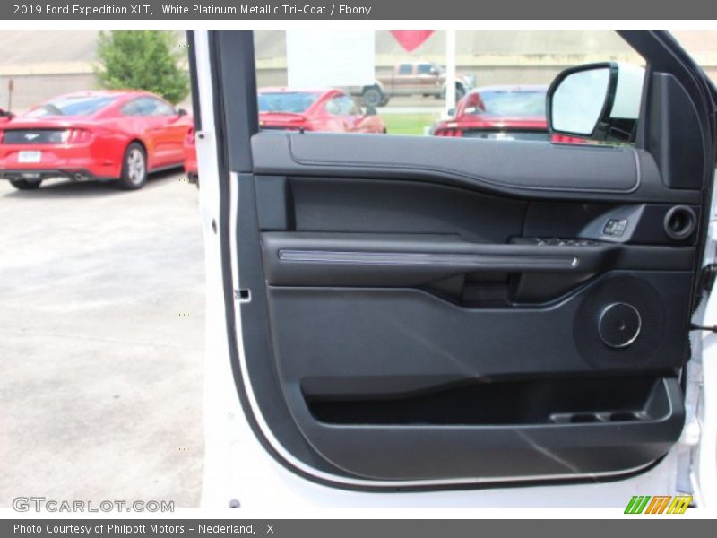 White Platinum Metallic Tri-Coat / Ebony 2019 Ford Expedition XLT