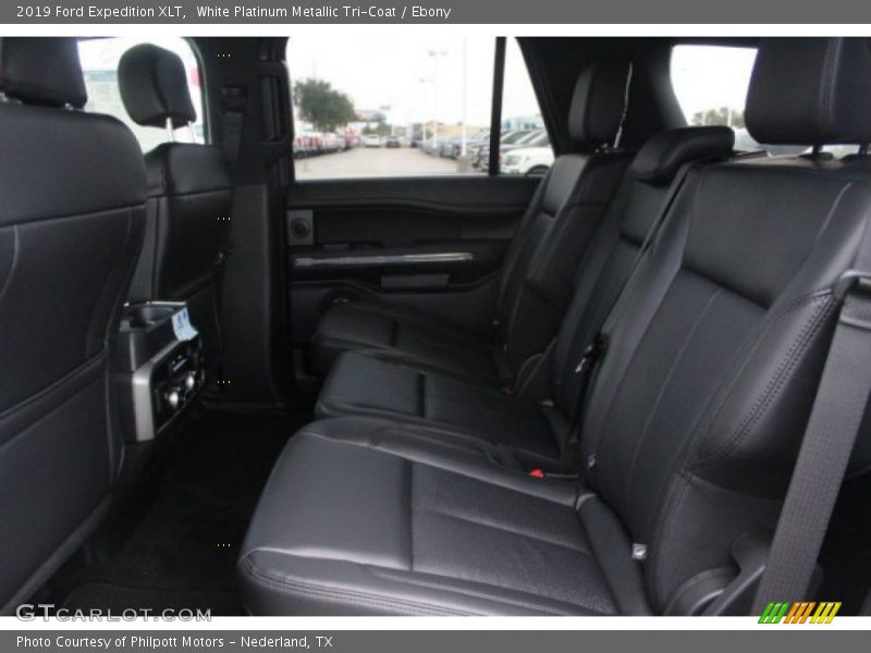 White Platinum Metallic Tri-Coat / Ebony 2019 Ford Expedition XLT