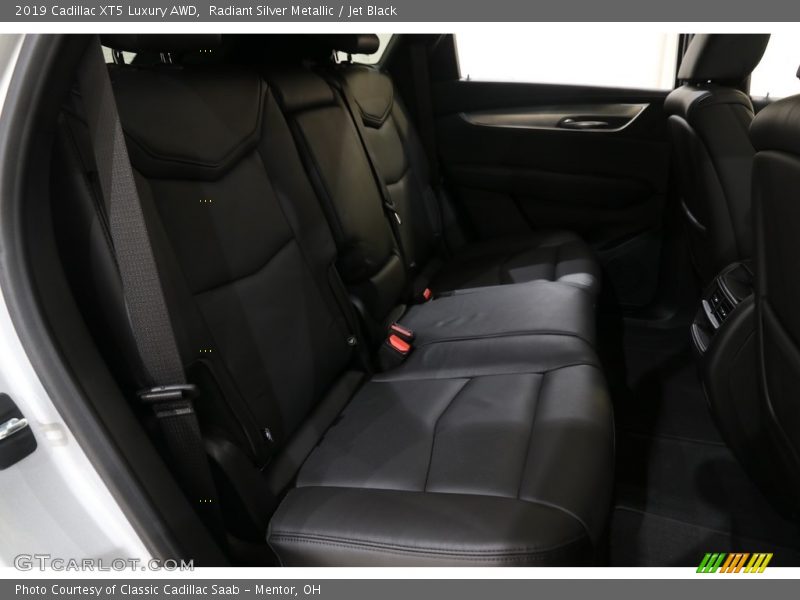 Radiant Silver Metallic / Jet Black 2019 Cadillac XT5 Luxury AWD