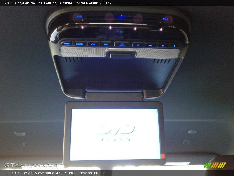 Granite Crystal Metallic / Black 2020 Chrysler Pacifica Touring