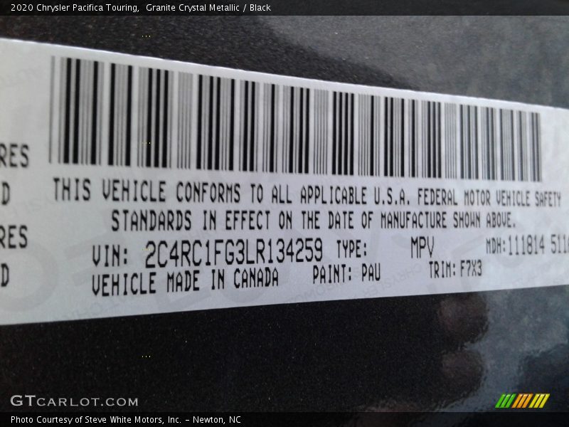 Granite Crystal Metallic / Black 2020 Chrysler Pacifica Touring