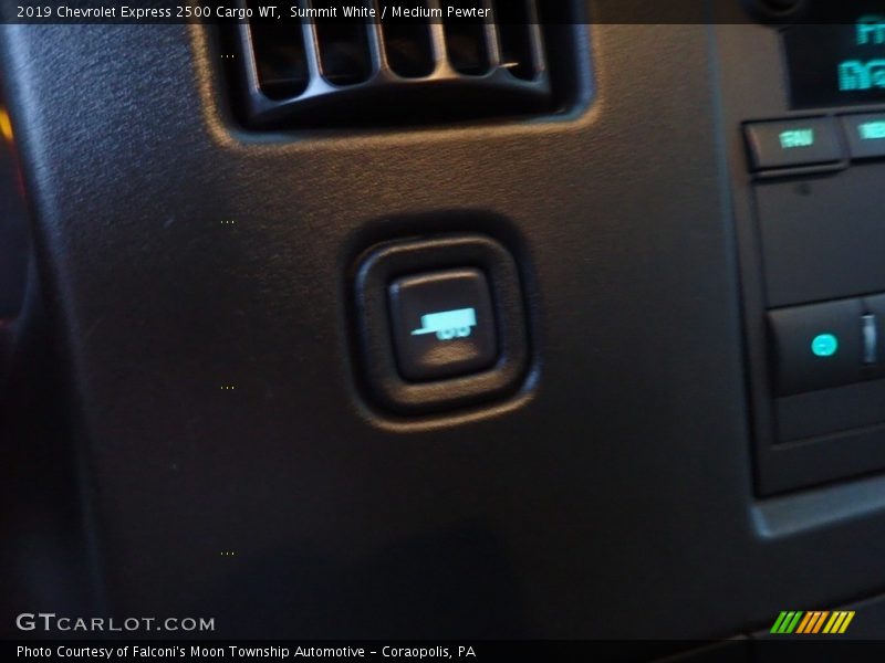 Summit White / Medium Pewter 2019 Chevrolet Express 2500 Cargo WT