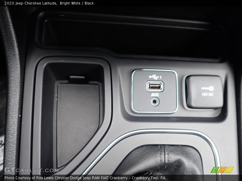 Bright White / Black 2020 Jeep Cherokee Latitude