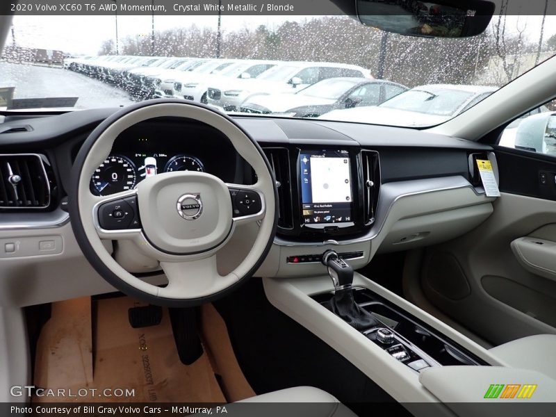 Dashboard of 2020 XC60 T6 AWD Momentum