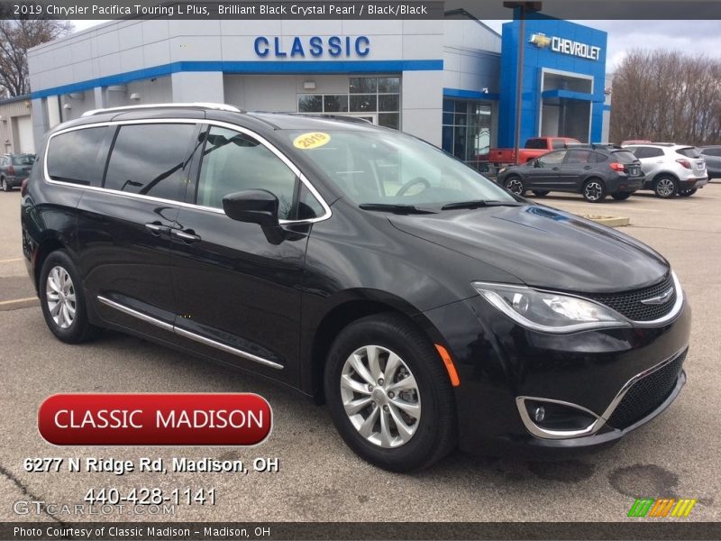 Brilliant Black Crystal Pearl / Black/Black 2019 Chrysler Pacifica Touring L Plus