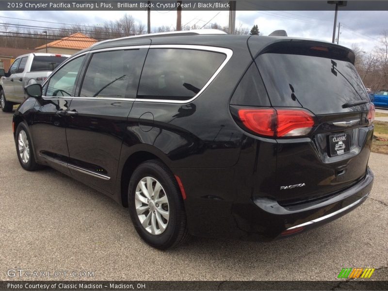 Brilliant Black Crystal Pearl / Black/Black 2019 Chrysler Pacifica Touring L Plus