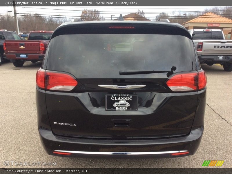 Brilliant Black Crystal Pearl / Black/Black 2019 Chrysler Pacifica Touring L Plus