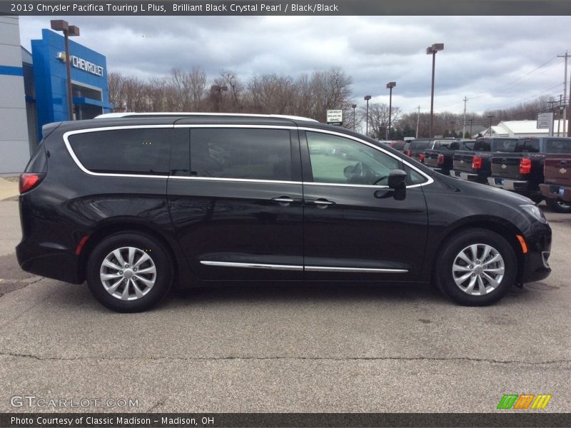 Brilliant Black Crystal Pearl / Black/Black 2019 Chrysler Pacifica Touring L Plus