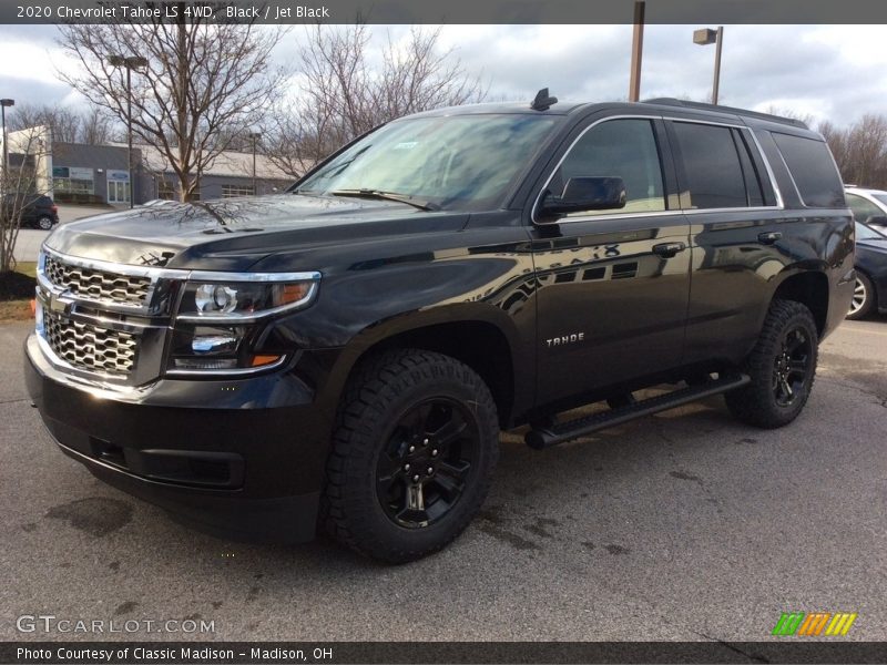 Front 3/4 View of 2020 Tahoe LS 4WD