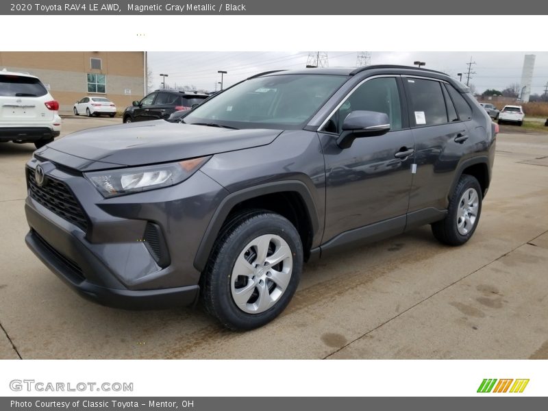 Front 3/4 View of 2020 RAV4 LE AWD