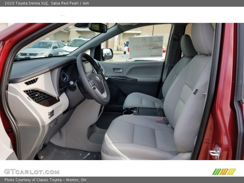 Salsa Red Pearl / Ash 2020 Toyota Sienna XLE