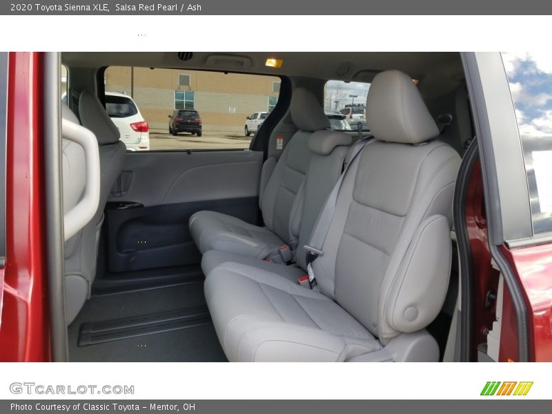 Salsa Red Pearl / Ash 2020 Toyota Sienna XLE