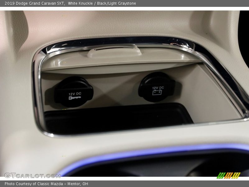 White Knuckle / Black/Light Graystone 2019 Dodge Grand Caravan SXT