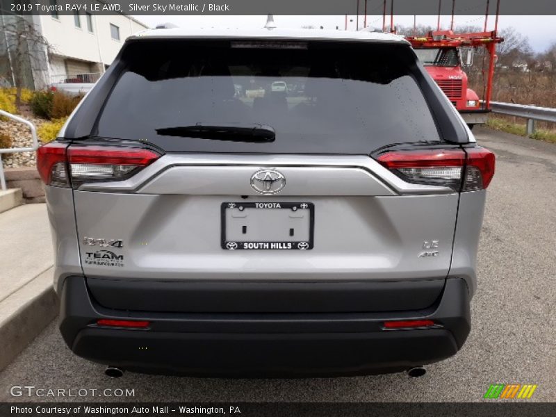 Silver Sky Metallic / Black 2019 Toyota RAV4 LE AWD