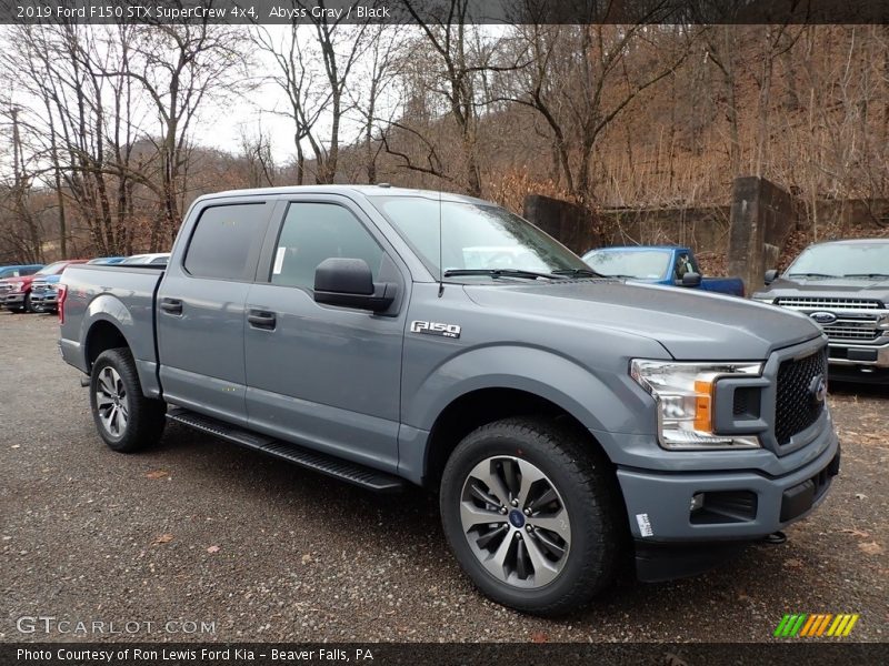 Front 3/4 View of 2019 F150 STX SuperCrew 4x4