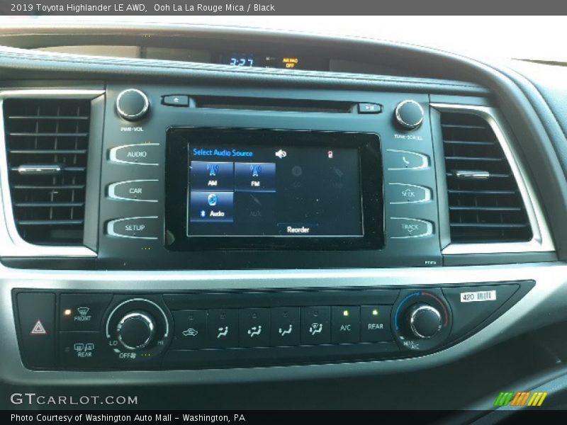 Controls of 2019 Highlander LE AWD