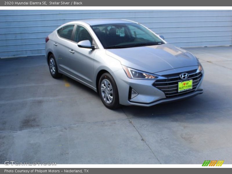 Stellar Silver / Black 2020 Hyundai Elantra SE