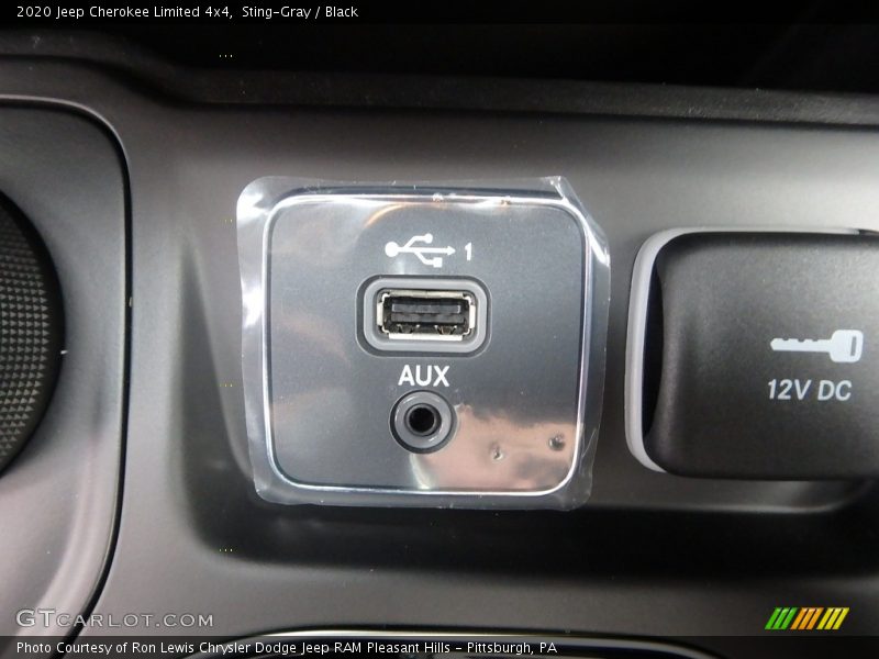 Sting-Gray / Black 2020 Jeep Cherokee Limited 4x4