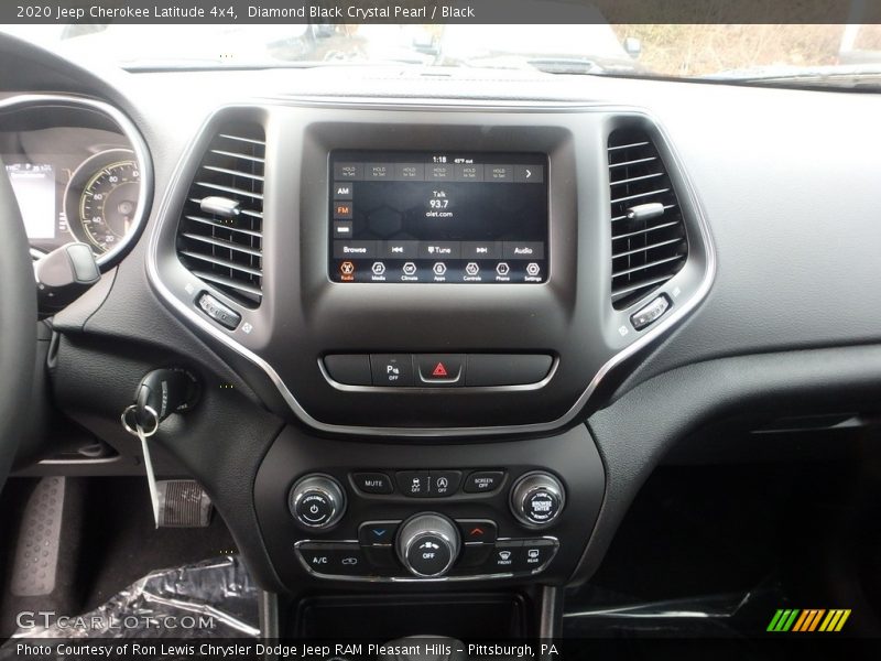 Diamond Black Crystal Pearl / Black 2020 Jeep Cherokee Latitude 4x4