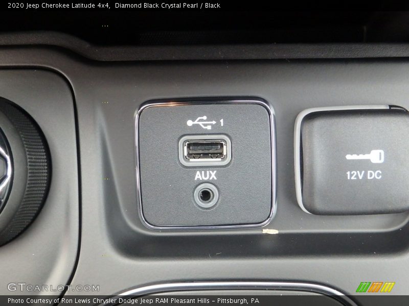 Diamond Black Crystal Pearl / Black 2020 Jeep Cherokee Latitude 4x4