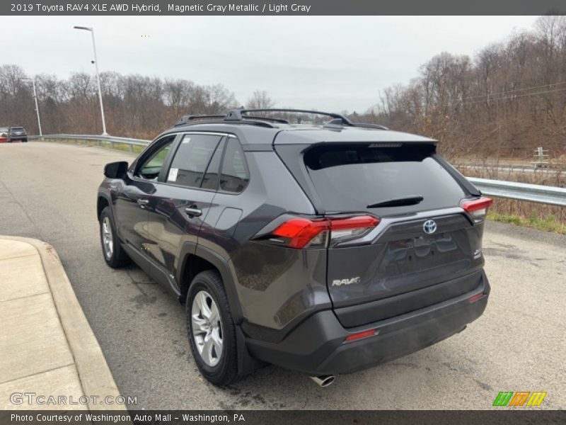 Magnetic Gray Metallic / Light Gray 2019 Toyota RAV4 XLE AWD Hybrid