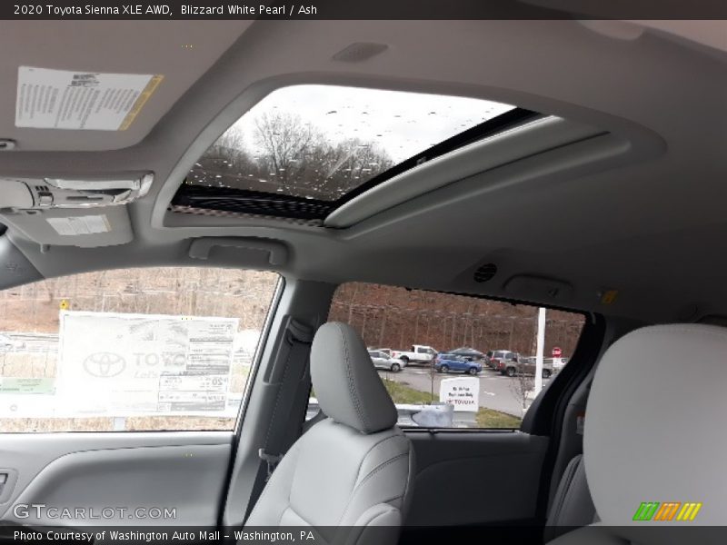 Blizzard White Pearl / Ash 2020 Toyota Sienna XLE AWD