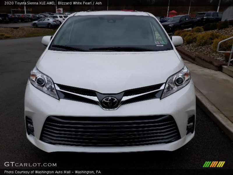 Blizzard White Pearl / Ash 2020 Toyota Sienna XLE AWD