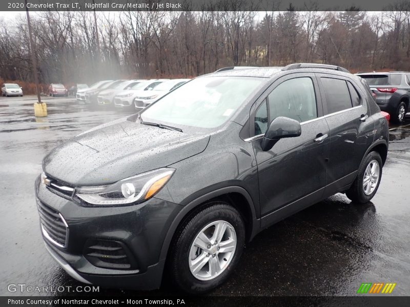 Front 3/4 View of 2020 Trax LT