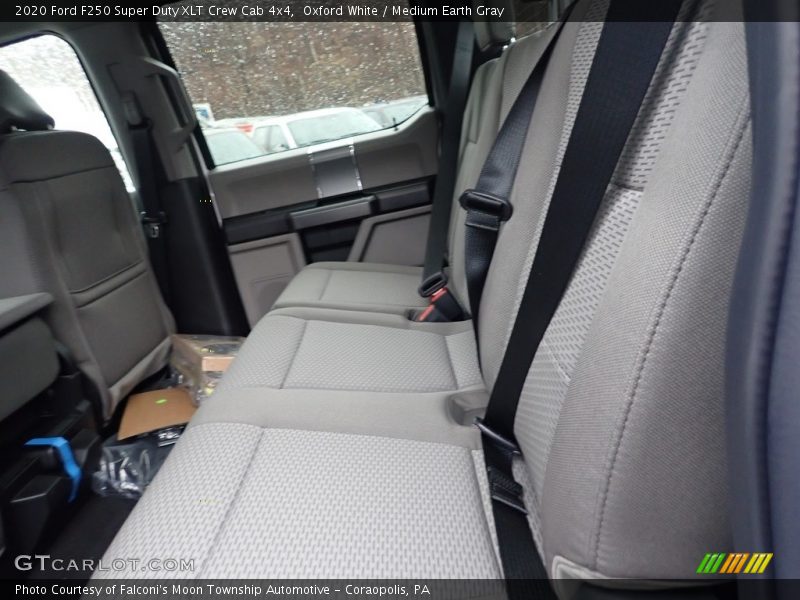 Oxford White / Medium Earth Gray 2020 Ford F250 Super Duty XLT Crew Cab 4x4