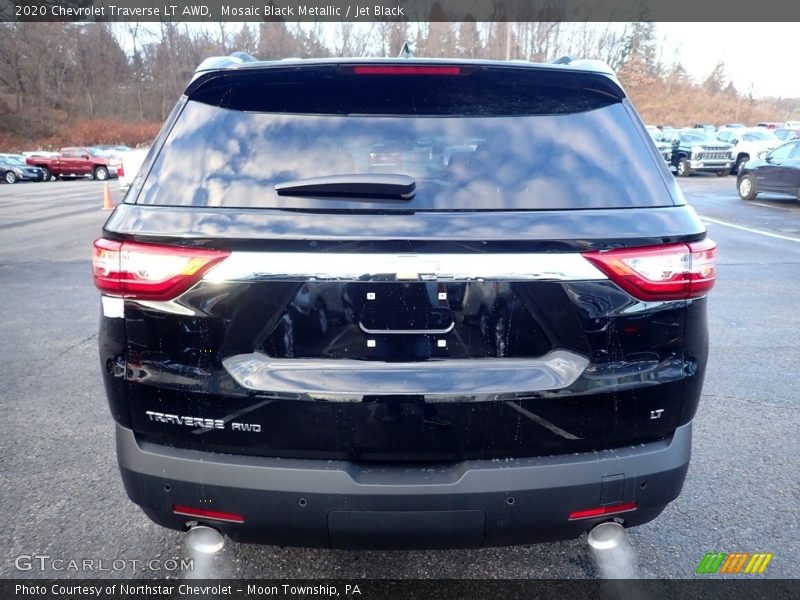 Mosaic Black Metallic / Jet Black 2020 Chevrolet Traverse LT AWD