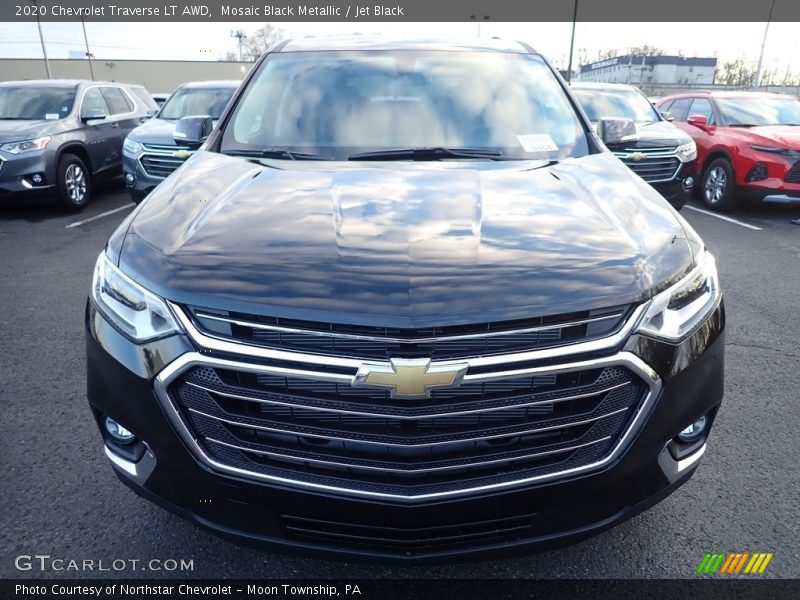 Mosaic Black Metallic / Jet Black 2020 Chevrolet Traverse LT AWD