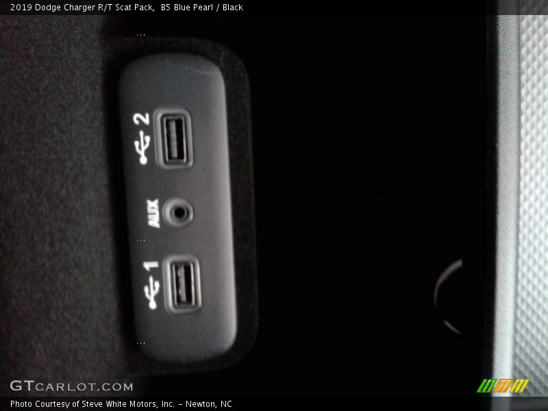 B5 Blue Pearl / Black 2019 Dodge Charger R/T Scat Pack