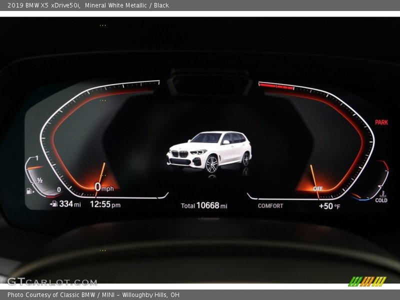 Mineral White Metallic / Black 2019 BMW X5 xDrive50i