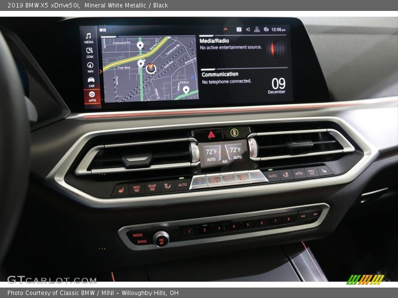 Mineral White Metallic / Black 2019 BMW X5 xDrive50i