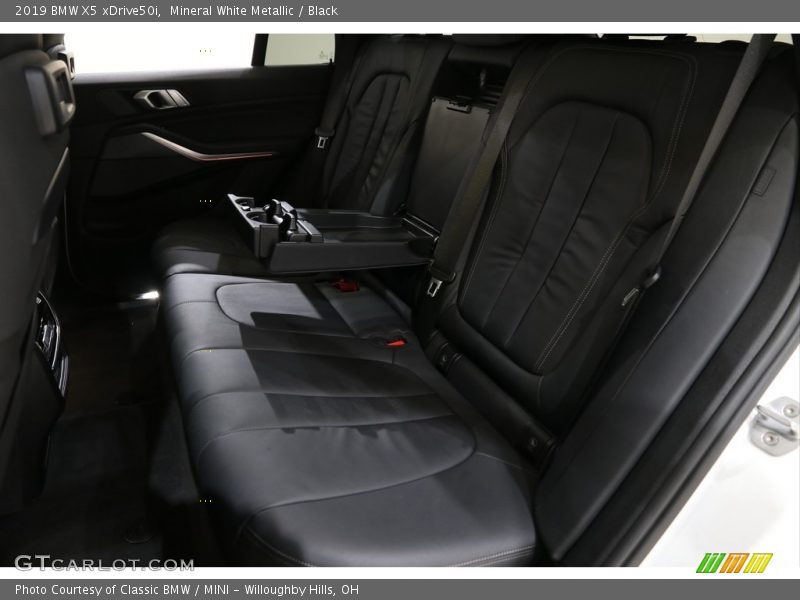 Mineral White Metallic / Black 2019 BMW X5 xDrive50i