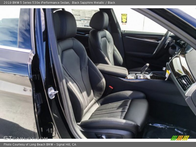 Black Sapphire Metallic / Black 2019 BMW 5 Series 530e iPerformance Sedan