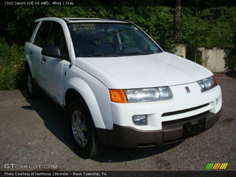 White / Gray 2002 Saturn VUE V6 AWD