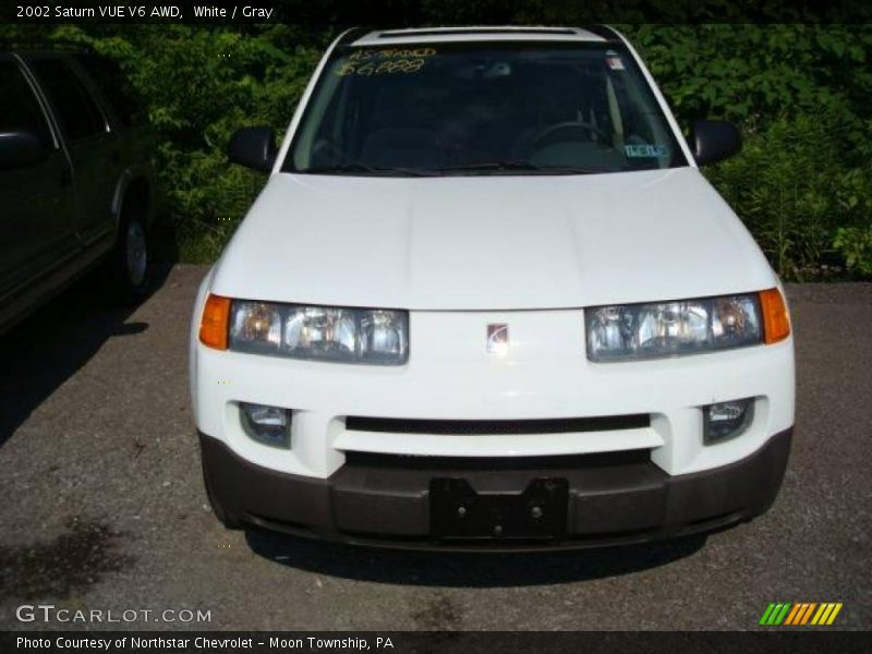 White / Gray 2002 Saturn VUE V6 AWD