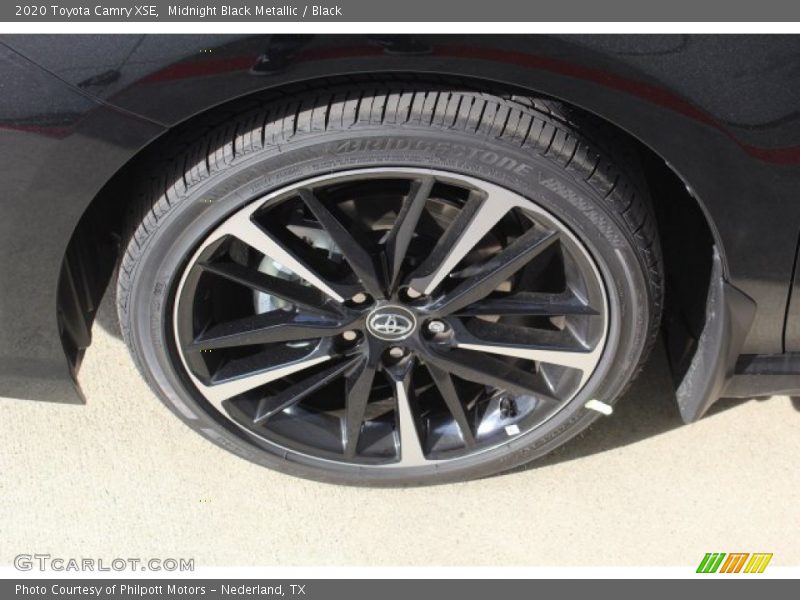 Midnight Black Metallic / Black 2020 Toyota Camry XSE