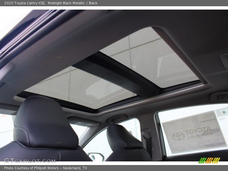 Midnight Black Metallic / Black 2020 Toyota Camry XSE