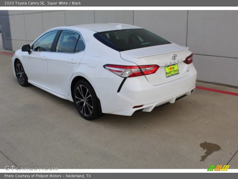 Super White / Black 2020 Toyota Camry SE